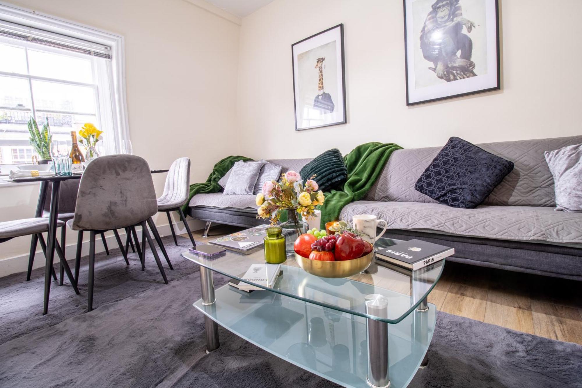 Cosy 2-Bedroom Apartment In Mayfair 8Cb - 4Th Floor No Elevator Λονδίνο Εξωτερικό φωτογραφία