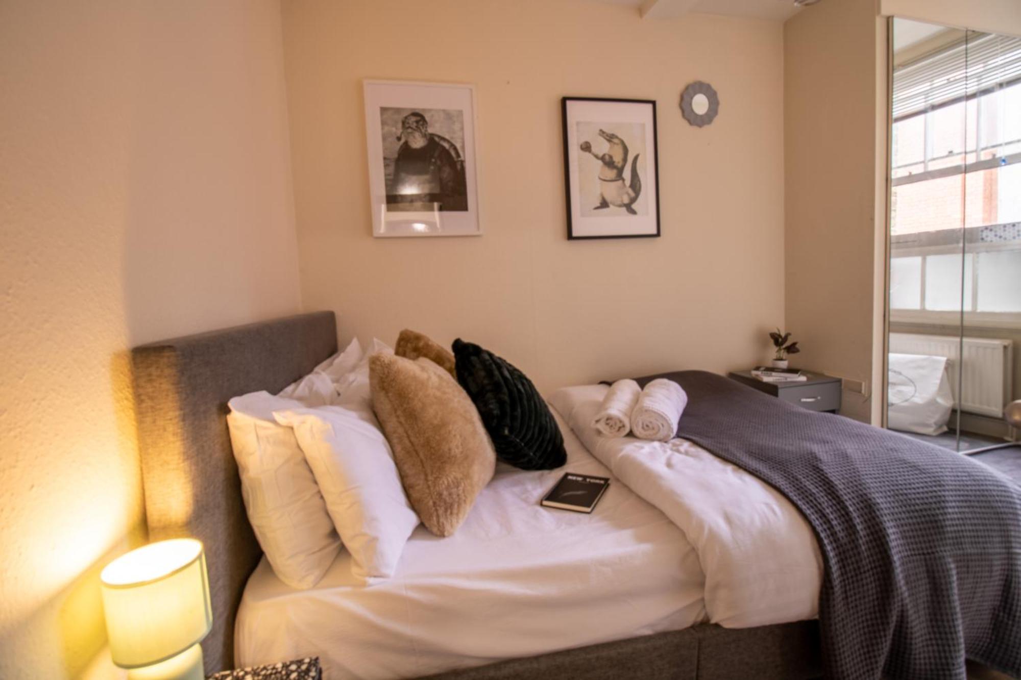 Cosy 2-Bedroom Apartment In Mayfair 8Cb - 4Th Floor No Elevator Λονδίνο Εξωτερικό φωτογραφία