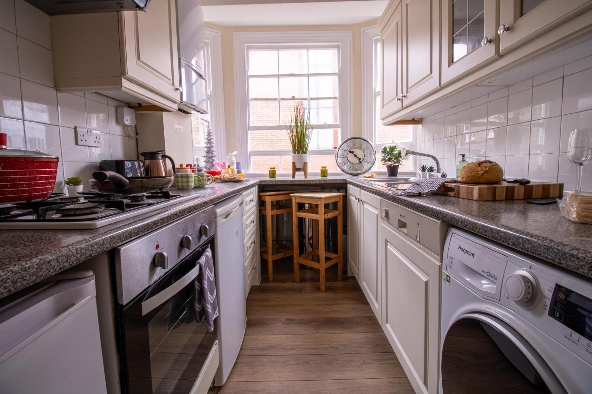 Cosy 2-Bedroom Apartment In Mayfair 8Cb - 4Th Floor No Elevator Λονδίνο Εξωτερικό φωτογραφία