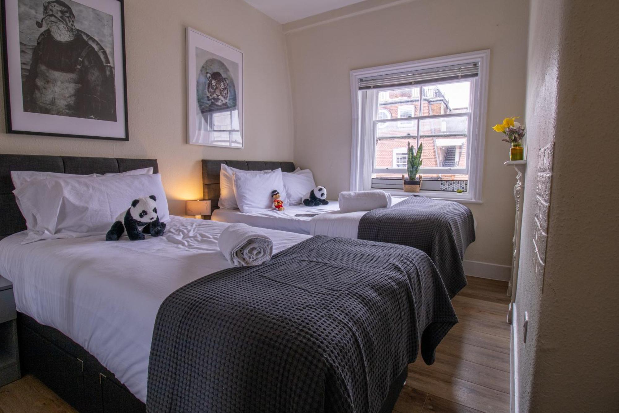 Cosy 2-Bedroom Apartment In Mayfair 8Cb - 4Th Floor No Elevator Λονδίνο Εξωτερικό φωτογραφία