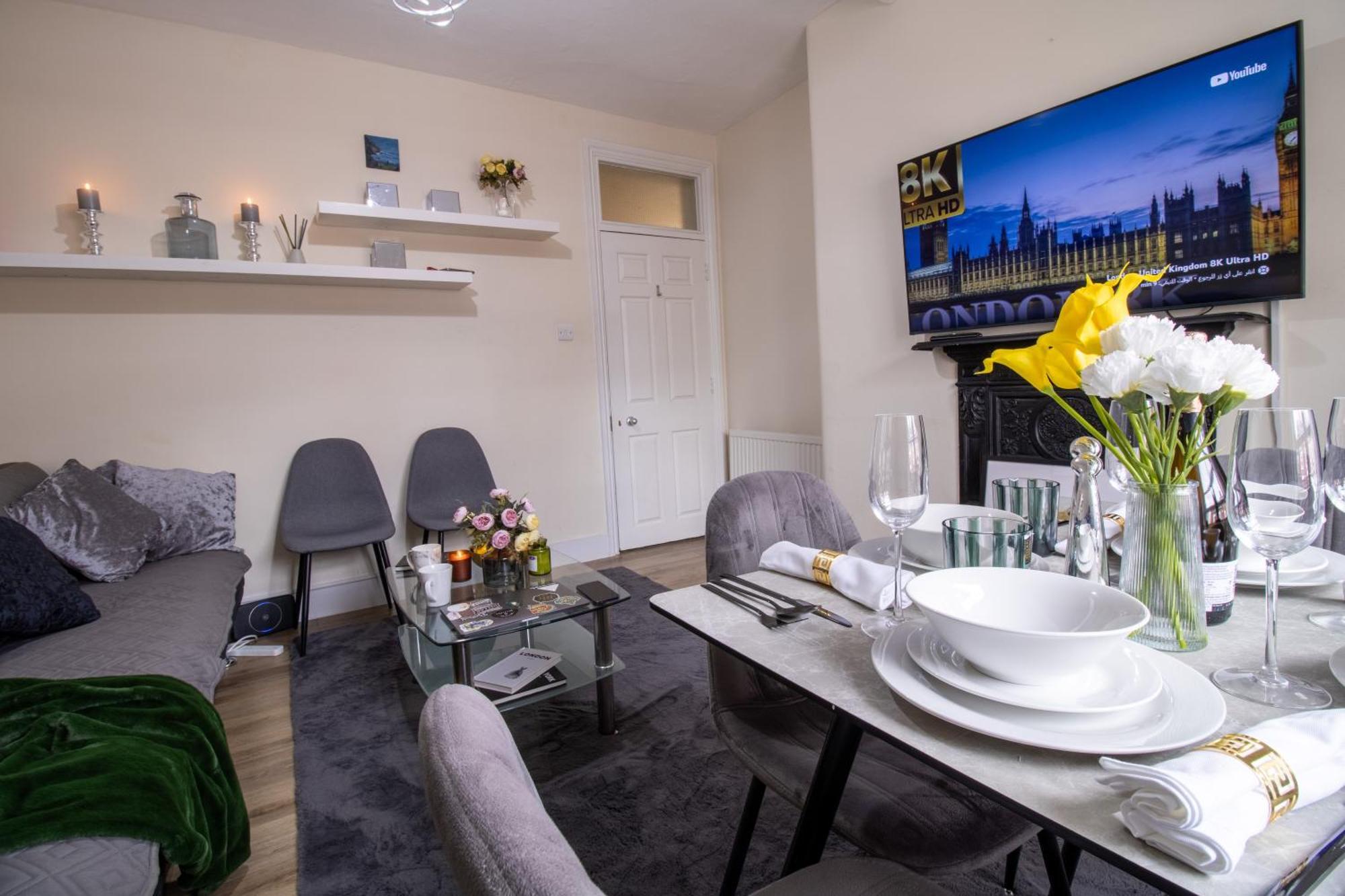 Cosy 2-Bedroom Apartment In Mayfair 8Cb - 4Th Floor No Elevator Λονδίνο Εξωτερικό φωτογραφία